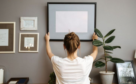 Non usare più i chiodi, trova il tuo metodo più semplice per attaccare un quadro senza bucare la parete!