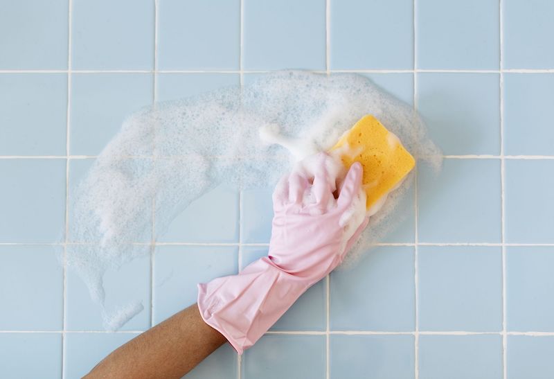 come pulire la casa velocemente lavare le piastrelle