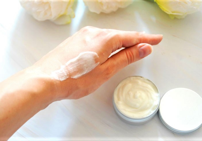 Ricetta per una crema mani fai da te idratante e lenitiva!