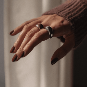 Tendenze Nail Art Autunno Inverno 2022: Unghie Opache Invernali!