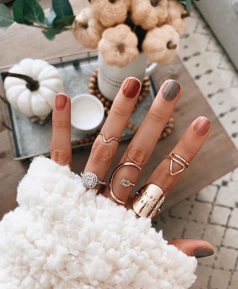 manicure natalizia elegante unghie corte colorate