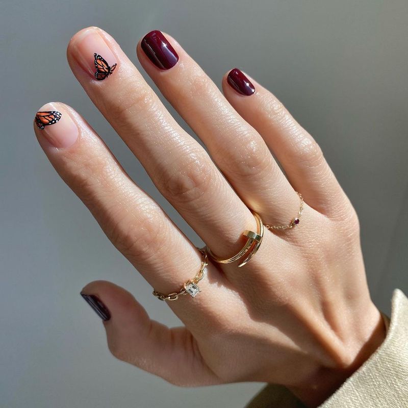 manicure perfetta a 60 anni unghie corte con smalto acrilico