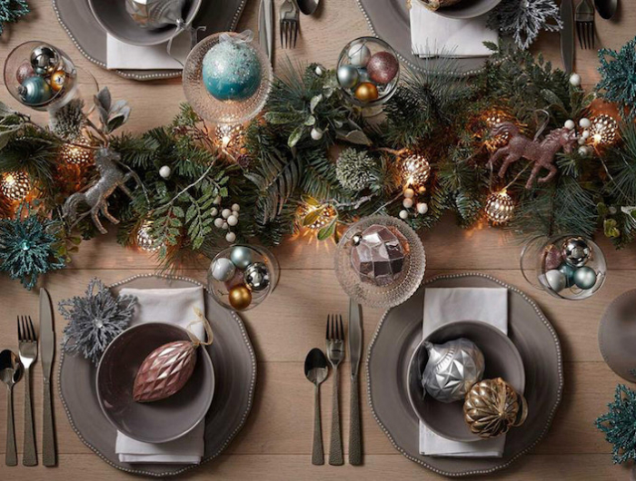 Come apparecchiare bene la tavola di Natale: l’ordine corretto per posate, piatti e bicchieri!