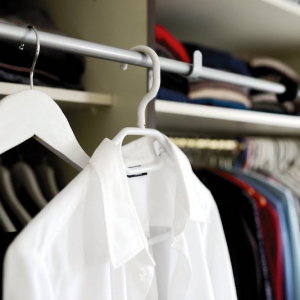 Rimuovere le macchie di candeggina sui tessuti colorati e delicati!