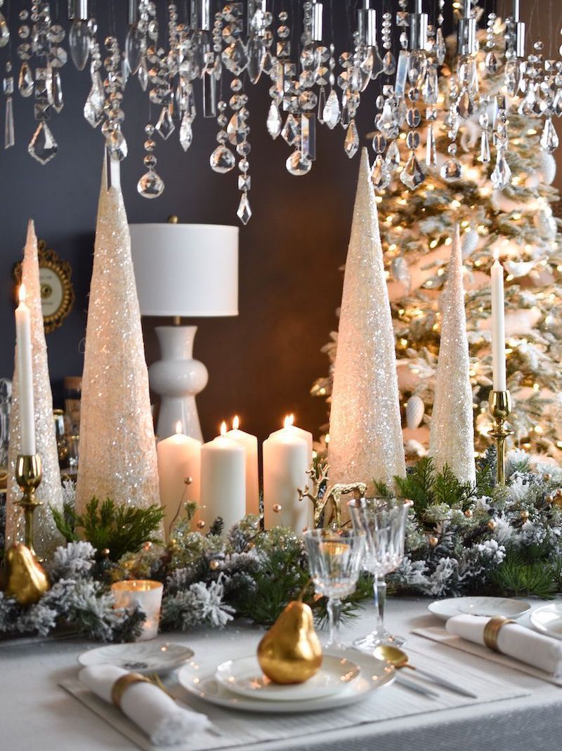 segnapoto con decorazioni tavola natalizia elegante