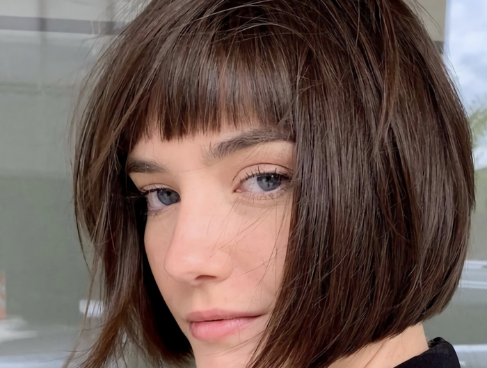 Tagli di capelli con frangia 2023: incornicia il viso con lunghezze strutturate!