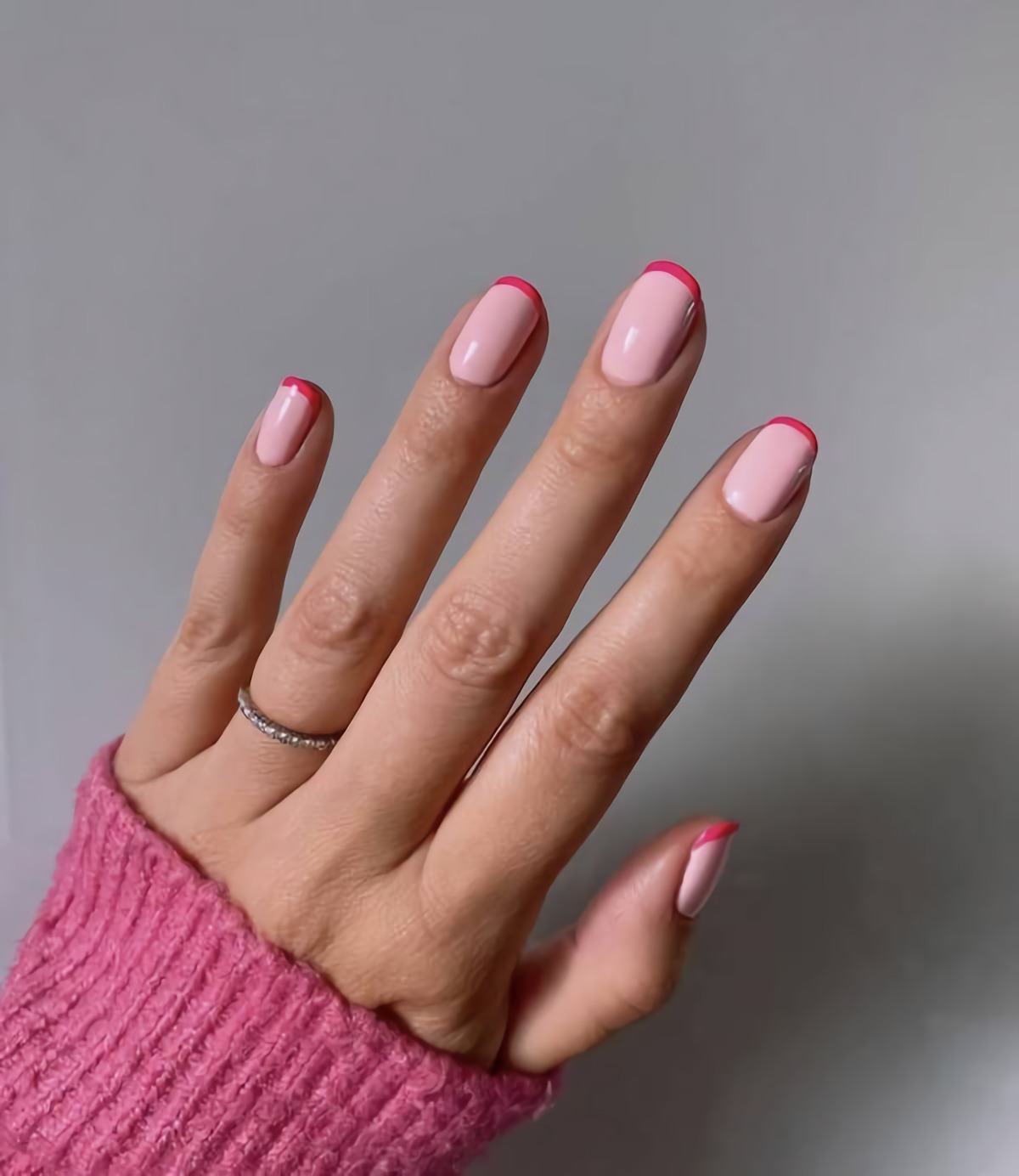 french manicure rosa pastello smalto fucsia
