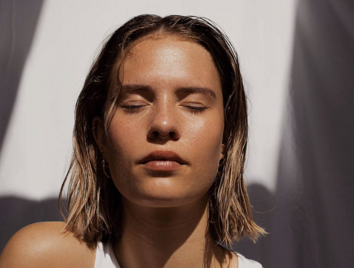 La pulizia del viso e i rimedi per la pelle grassa a cui fare ricorso immediatamente!