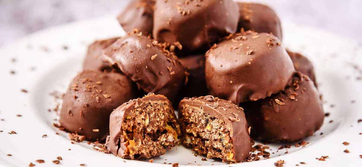 cioccolatini san valentino 2023 ingredienti datteri noci cioccolato
