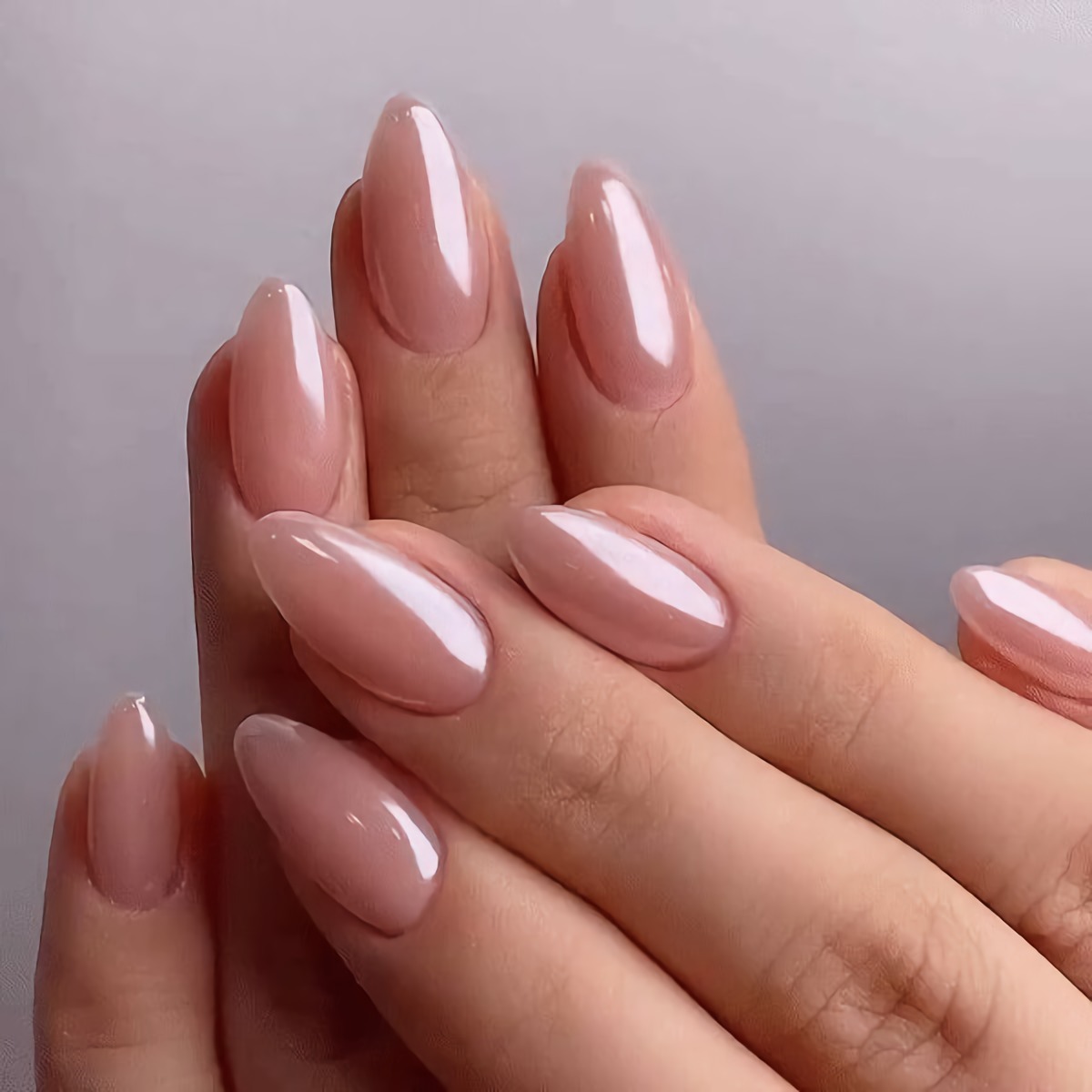 forma ovale manicure smalto gel colore nude