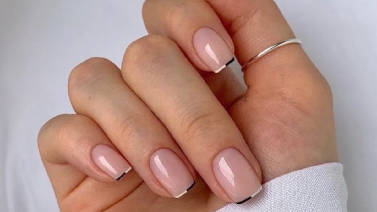 micro french manicure unghie corte linea grigio argentato