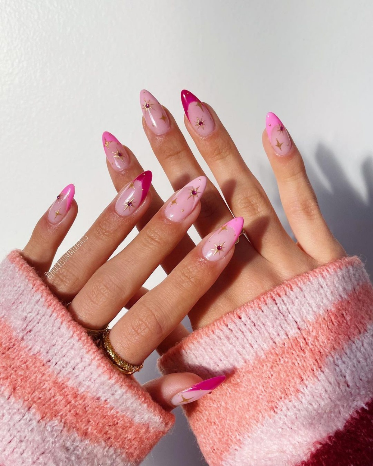disegni unghie primavera stiletto con french manicure