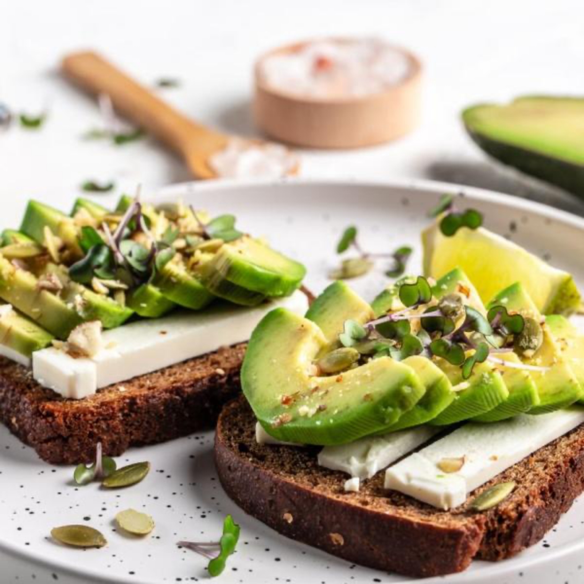 perdere peso con il minimo sforzo mangiare toast con avocado