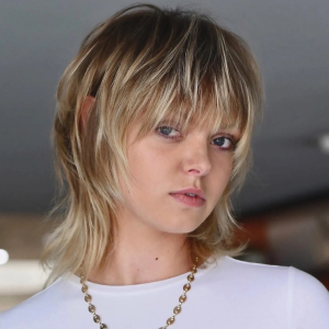Il taglio di capelli shaggy e le sue varie versioni sarà di tendenza nel 2023!
