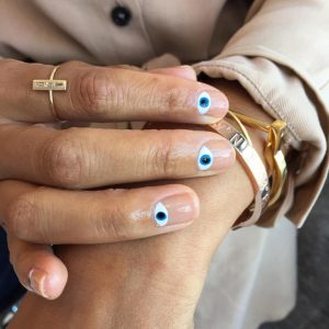 Mani sempre eleganti anche con le unghie corte 2023!