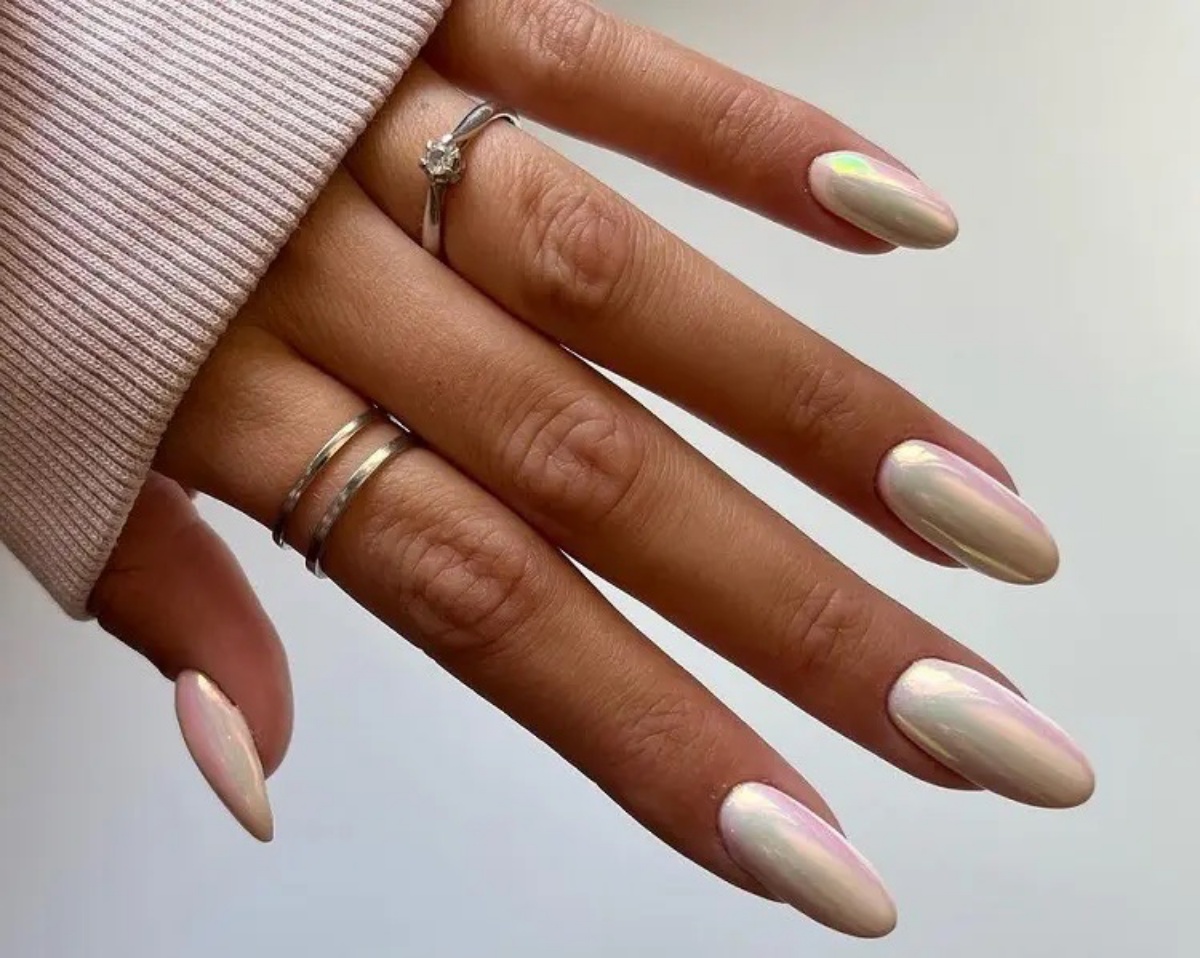 chrome manicure unghie metallizzate lunghe