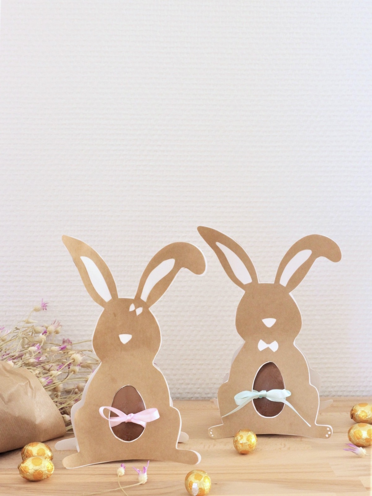 decorazioni uova di cioccolato sagoma coniglietto di carta
