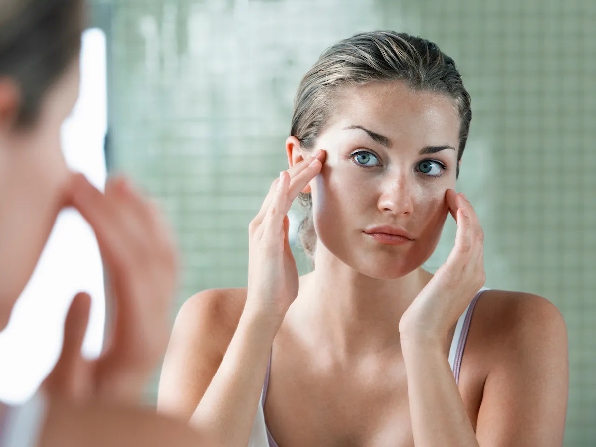 idratare la pelle pulizia del viso donna