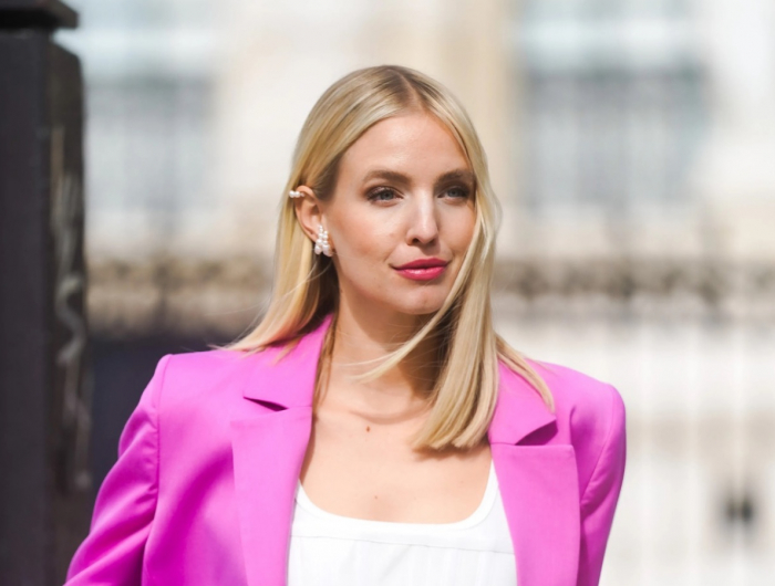 Acconciature per un taglio di capelli long bob liscio ideale per un viso ovale!