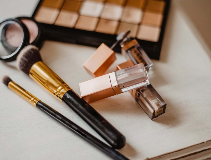 Trucco per coprire i brufoli: il make up per una pelle acneica!