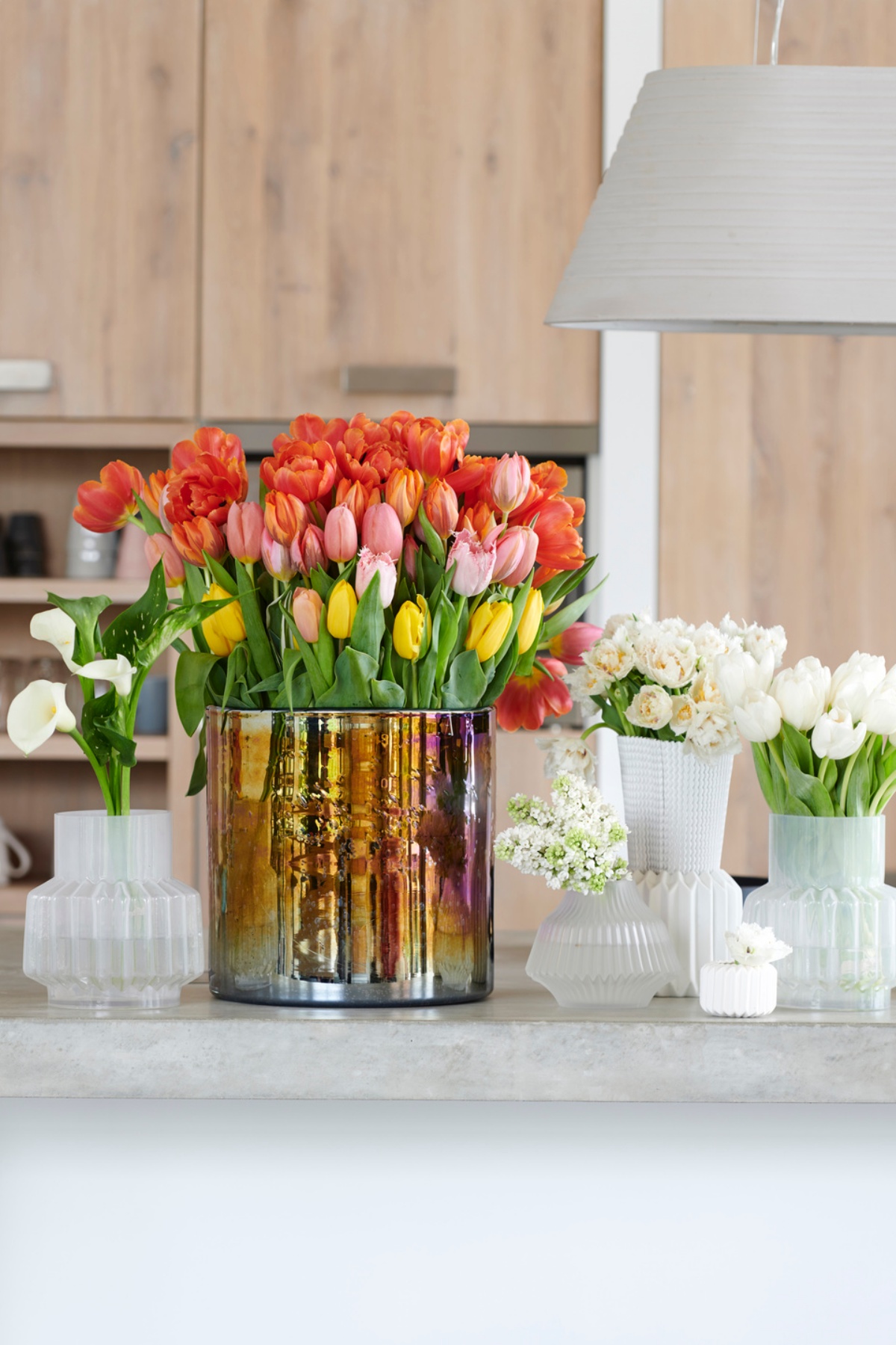 tulipani colorati in vaso decorazioni in cucina