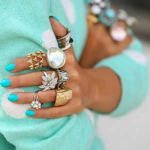 Le unghie color Tiffany sono segno di bellezza e buon gusto!