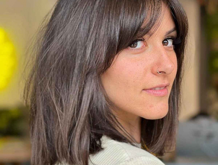 Caschetto lungo con frangia: l’acconciatura che si adatta ad ogni forma del viso!