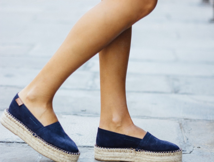 Look affascinanti anche in città indossando le espadrillas!