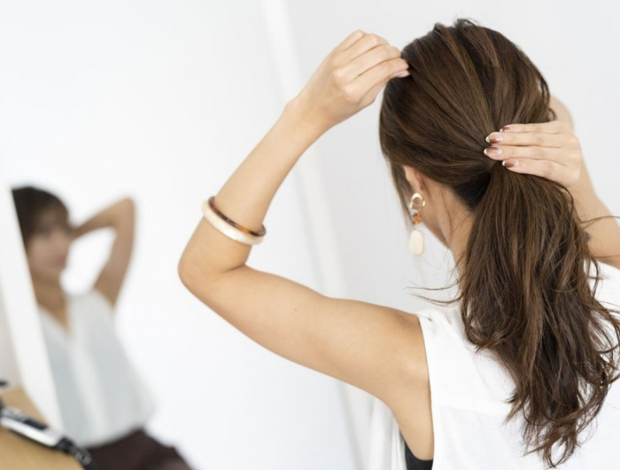 Pettinature semplici per capelli lunghi da fare al mattino prima di andare al lavoro!