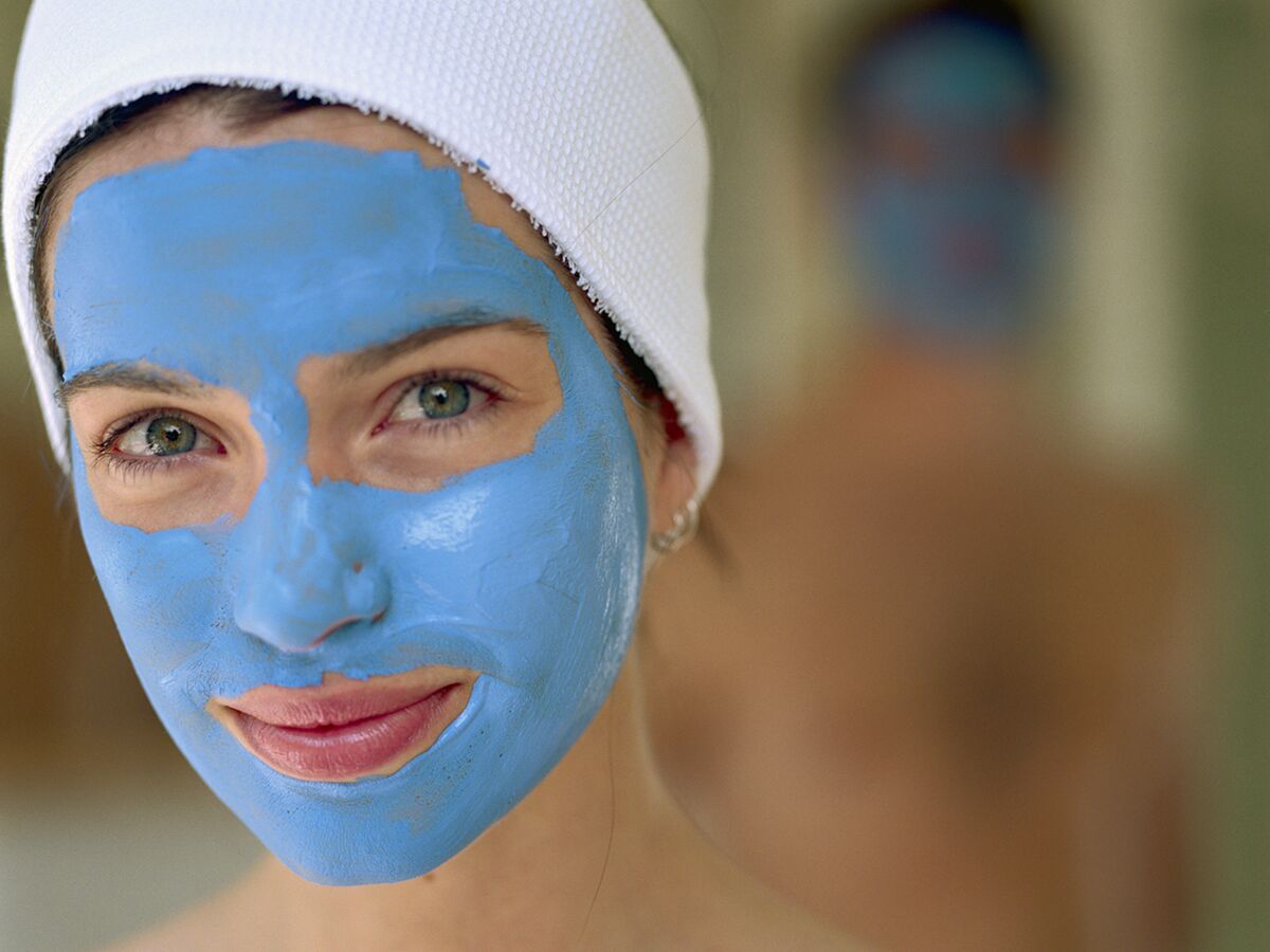 argilla blu maschera per viso donna benefici dell argilla sulla pelle