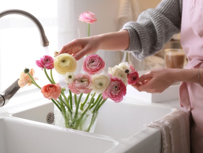 Quando e perché cambiare spesso l’acqua ai fiori e averli in vita a lungo!