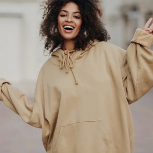 Abbina una felpa oversize come farebbe una It Girl!