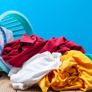 Come togliere le macchie di olio ostinate dalle tovaglie e dai vestiti e cosa utilizzare!