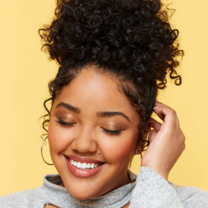 Come trattare i baby hair selvaggi ma non indomabili e avere sempre un look impeccabile!