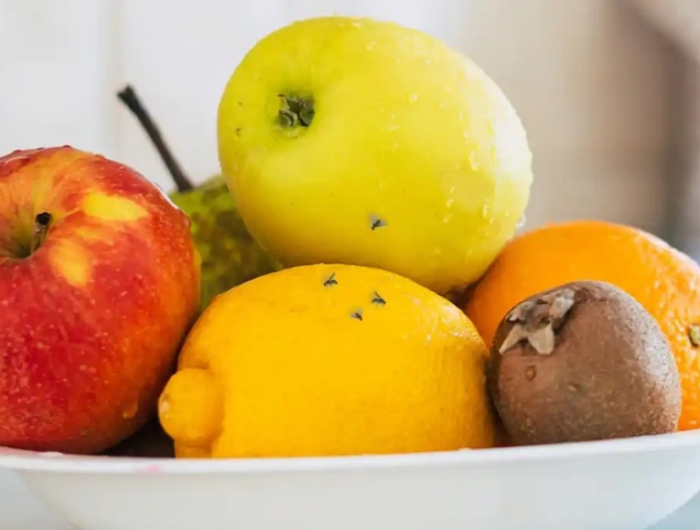 Allontanare i moscerini della frutta: le trappole naturali facili da fare