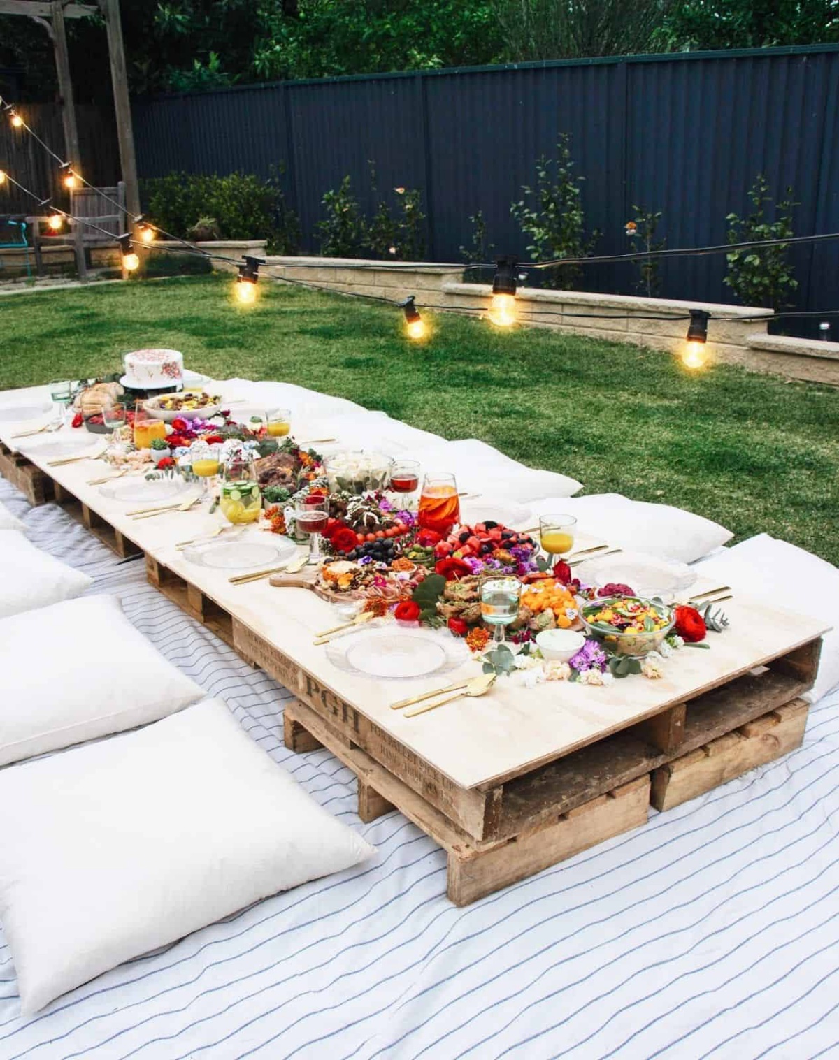 tavolo in pallet da giardino decorazioni da party