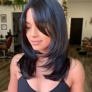 Tagli di capelli medi autunno 2023: acconciature semplici ed eleganti!