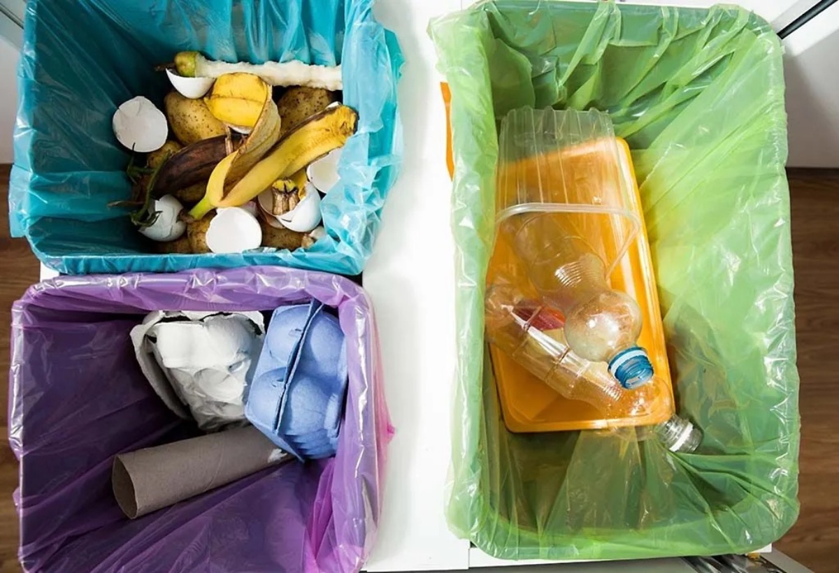 contenitori per spazzatura sacchetti colorati