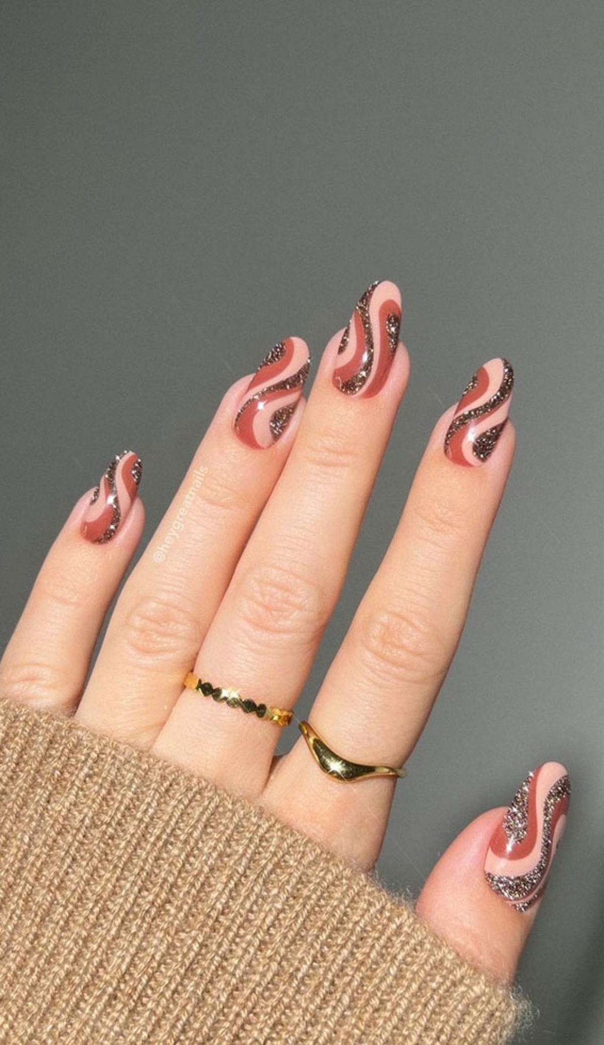 decorazione nails art smalto glitter marrone unghie color cannella