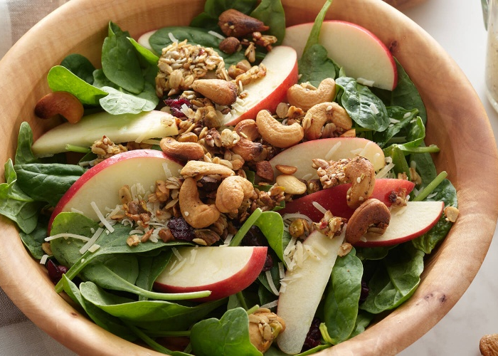 Insalate autunnali: 3 ricette da provare con frutta e verdura di stagione