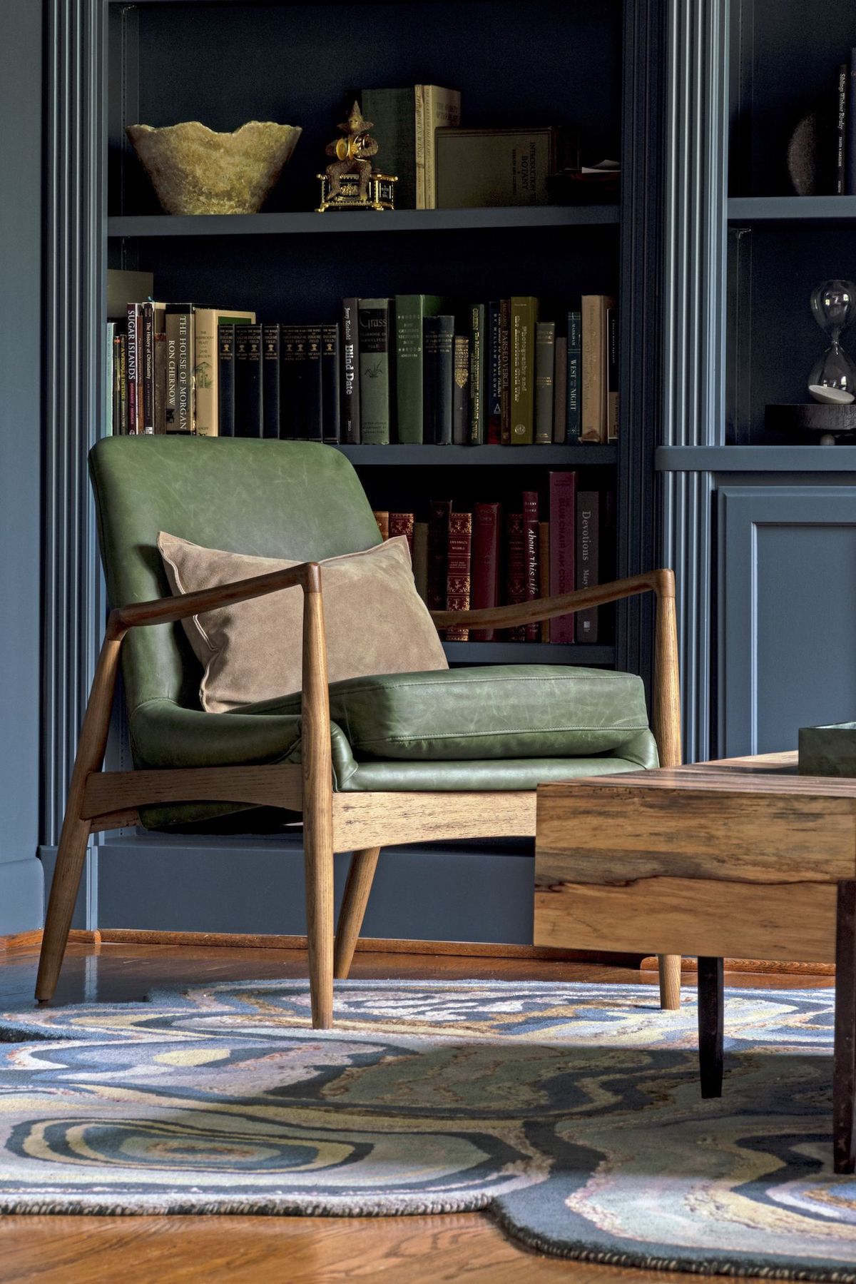 salotto classico mobili in legno marrone verde oliva