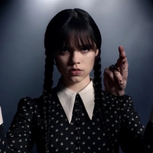 Smalto nero autunno 2023: unghie di ottobre come quelle di Wednesday