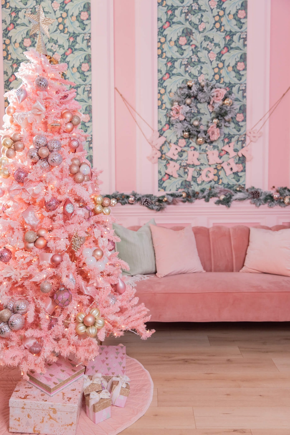 albero di natale rosa divano in velluto