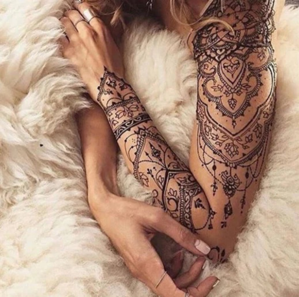 mandala tatuaggi tattoo manica donna