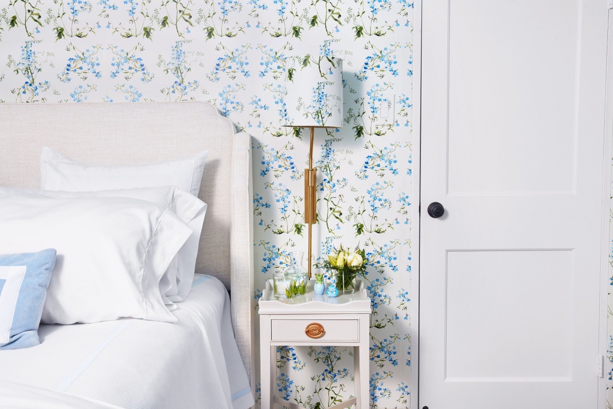 mobili di legno bianco abbinate parete bianco blu