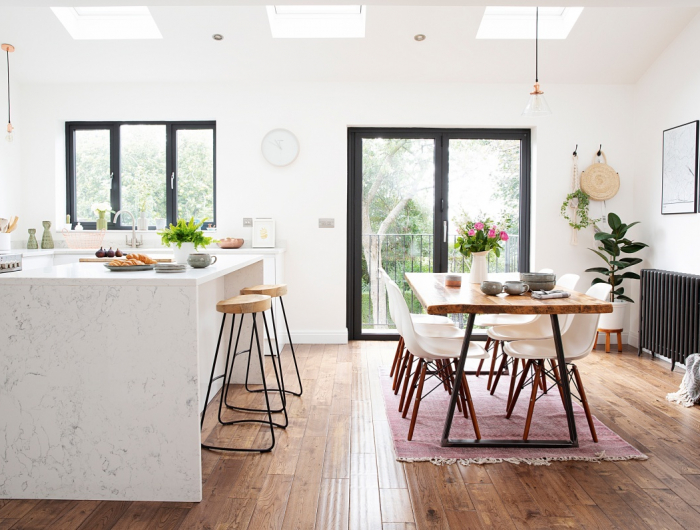 Open space cucina soggiorno rettangolare: organizzazione e idee di arredo