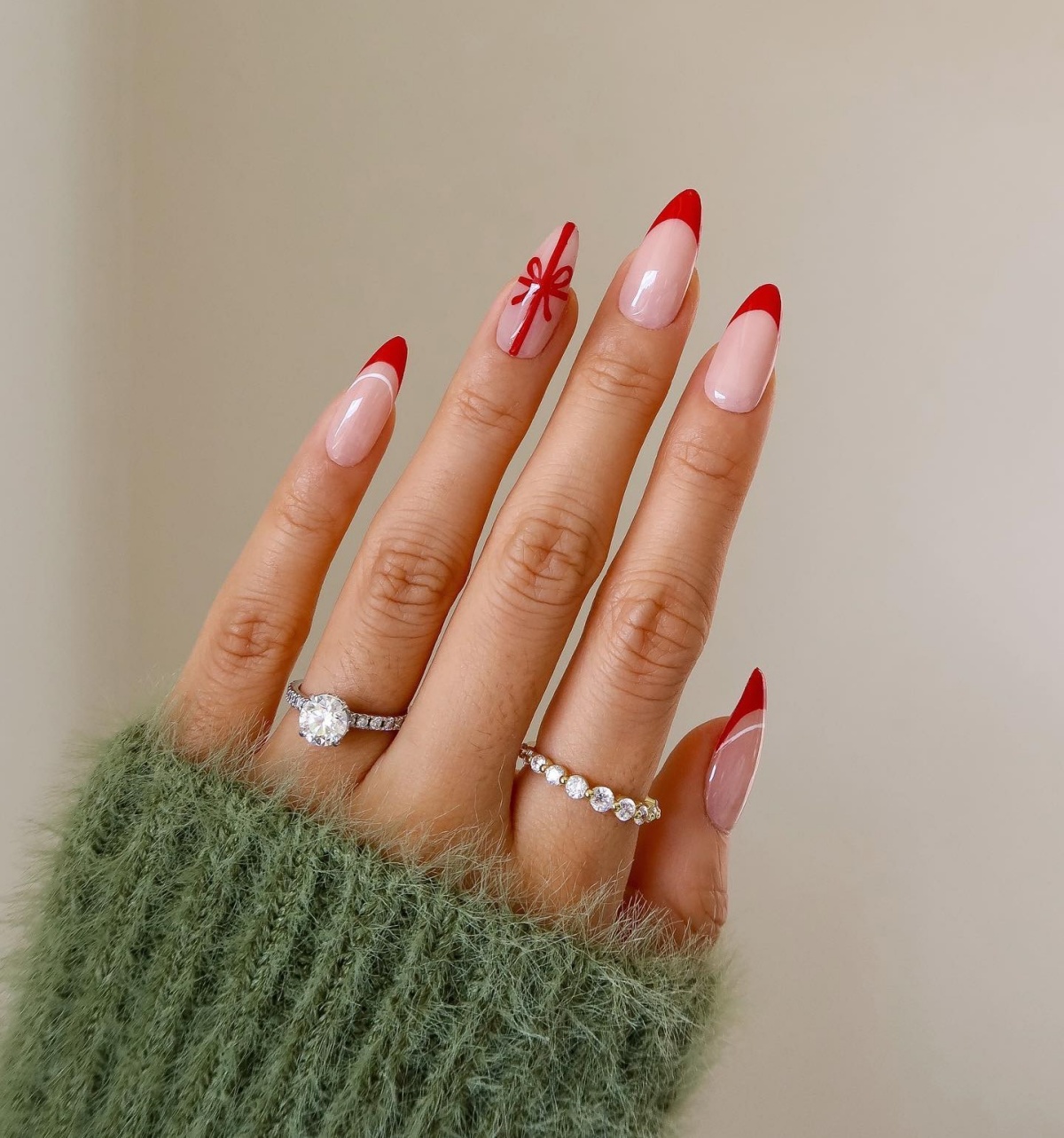 stiletto french manicure smalto rosso nail art natale