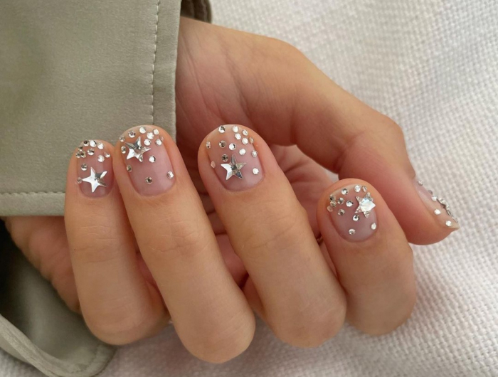 Unghie corte natalizie che vi faranno innamorare dal design autentico