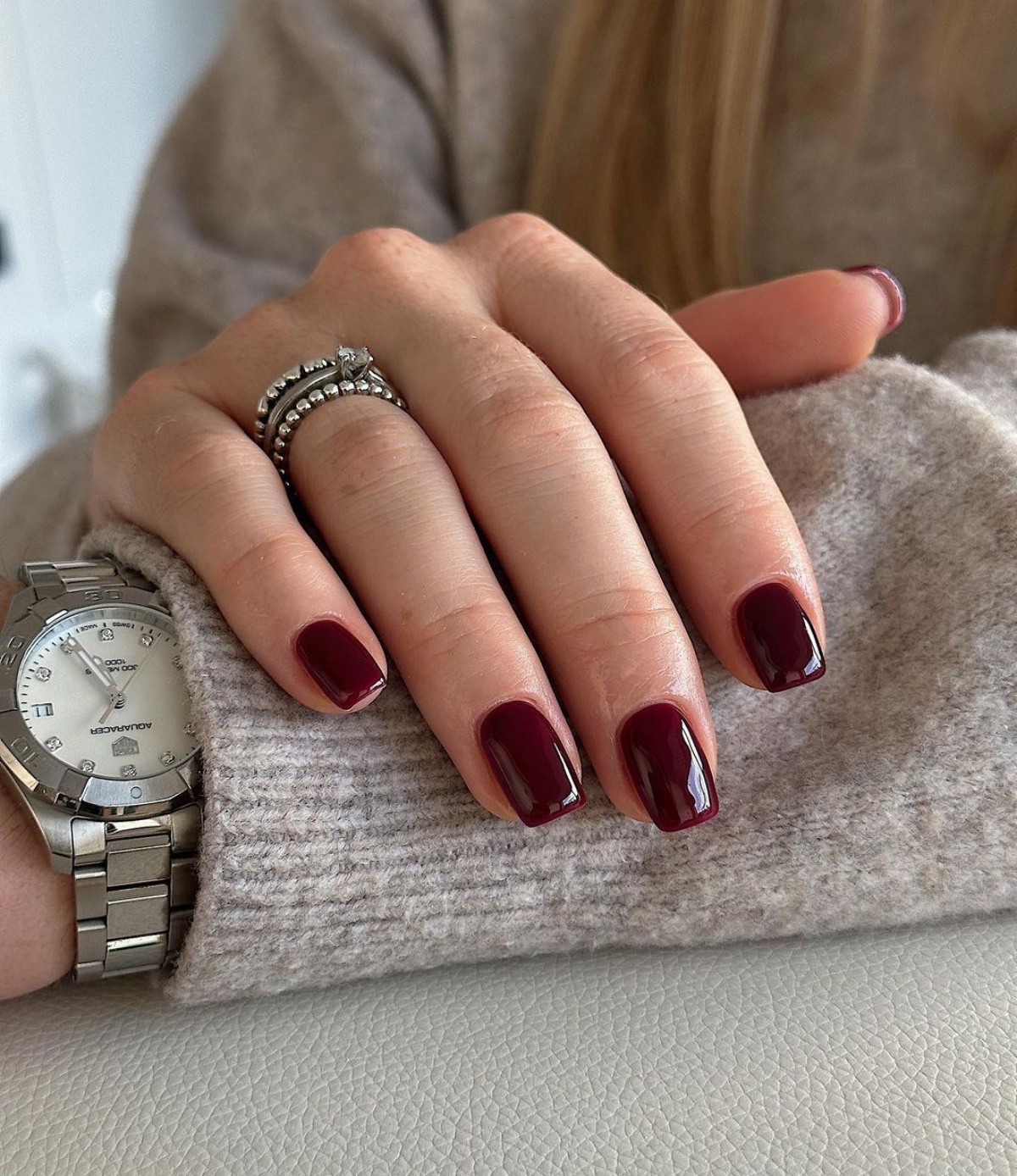 smalto burgundy rosso manicure per unghie corte