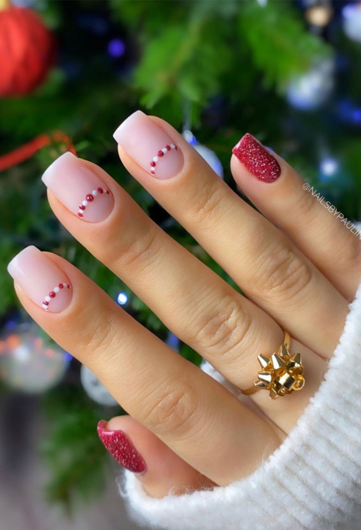 smalto rosa natalizio decorazione con accent nail